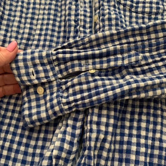 Gap long sleeve, light weight sear sucker material. Never worn ! - Picture 3 of 6